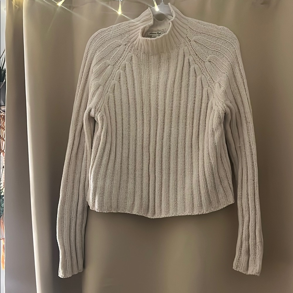 American Eagle Cream Ribbed Mock Neck/Turtleneck Women's Sweater - Medium